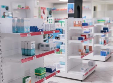 Togo : Les médicaments vendus en pharmacie sont-ils de moindre qualité que ceux vendus en Europe ? Rien ne le prouve